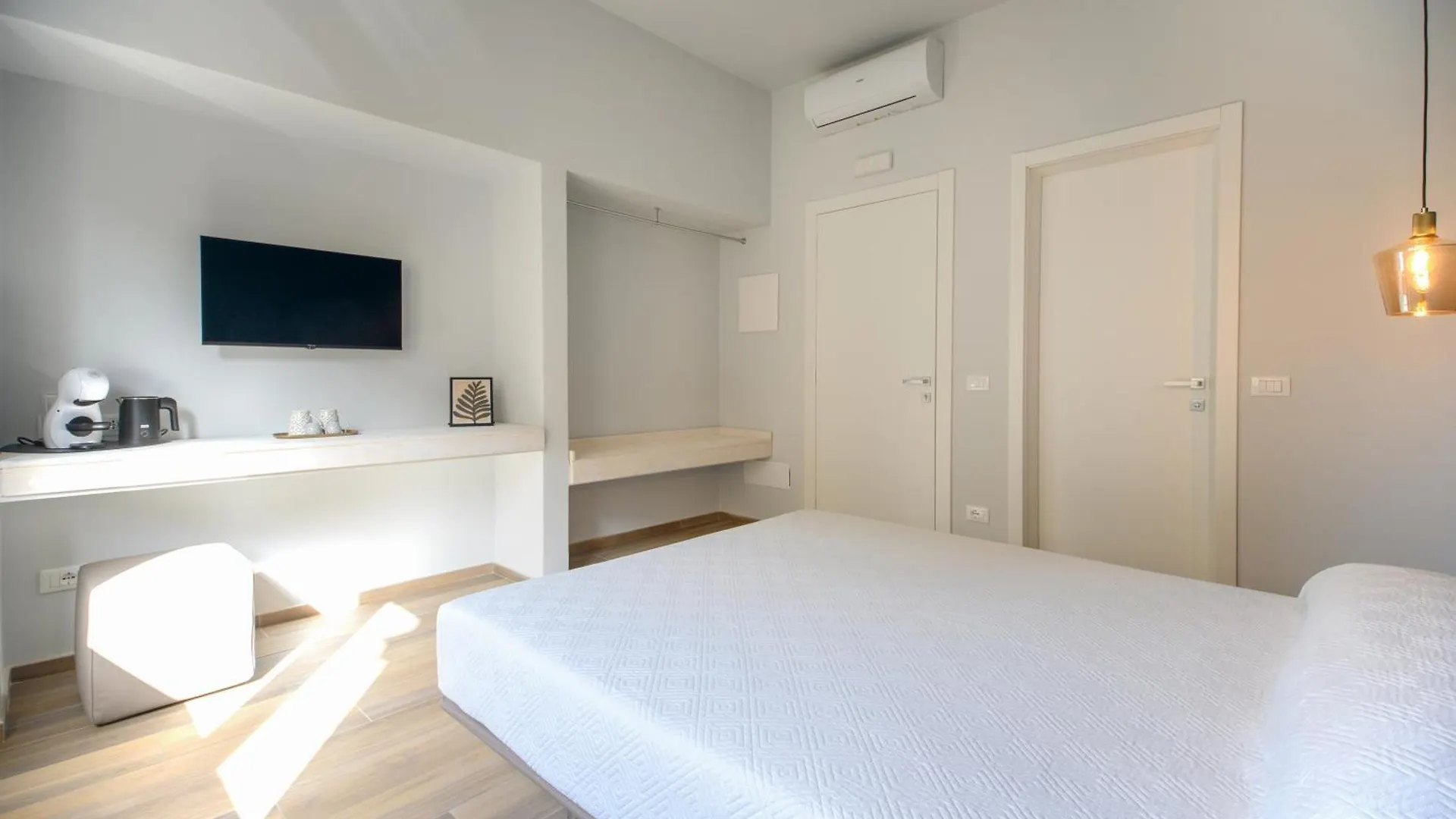 Bianca Elegance Rooms La Spezia 0*,